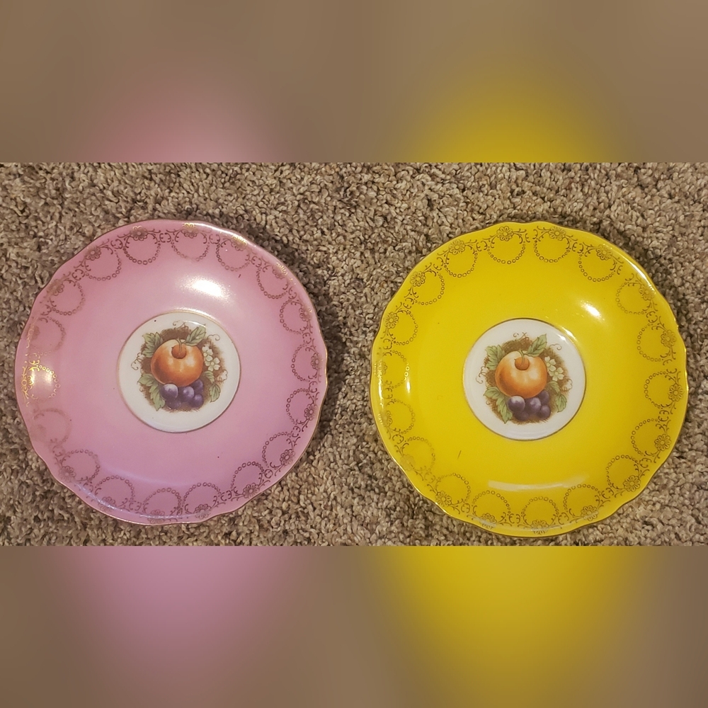 VINTAGE ROYAL SEALY CHINA PINK & GOLD / YELLOW & GOLD FRUIT GILT SAUCERS JAPAN